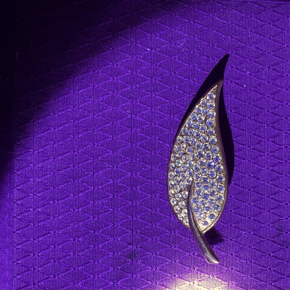3:$20 Elegant  Gold  Leaf Brooch with Crystals - Picture 2 of 3